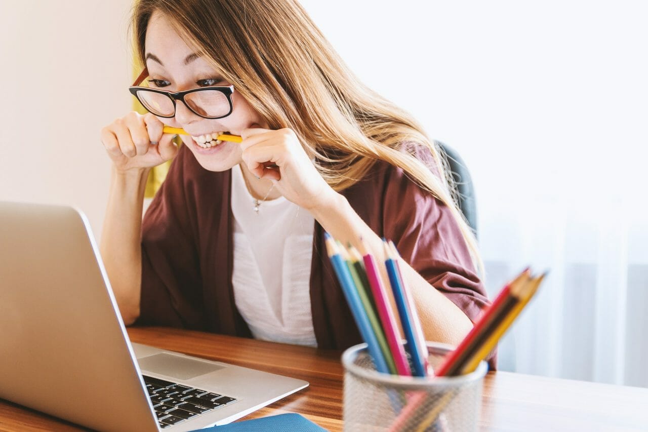 Feeling Overwhelmed at Work? Discover the Relaxing Benefits of Mushroom Gummies.